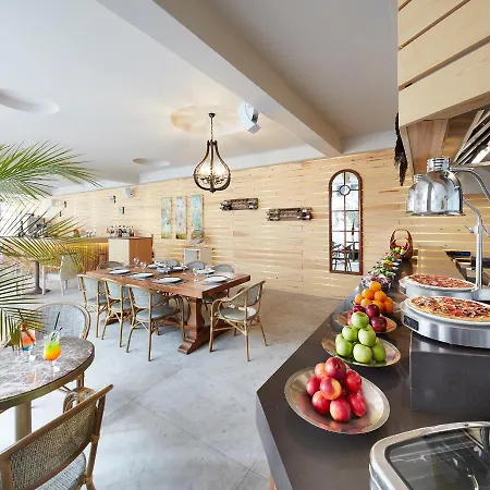 Lalila Blue マルマリス